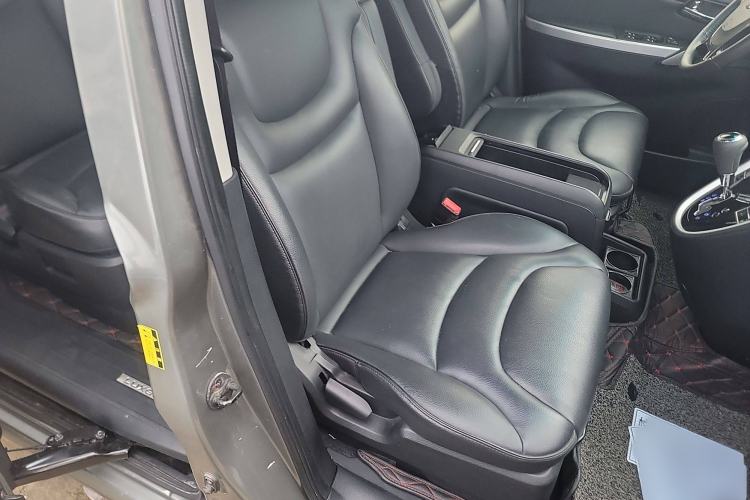 Used Luxgen Great 7 MPV 2016 2.0T Luxury Model Right Front Seat