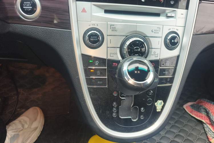 Used Luxgen Great 7 MPV 2016 2.0T Luxury Model Gear Lever