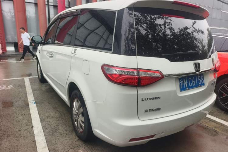 Used Luxgen Great 7 MPV 2016 2.0T Luxury Model Rear Left 45 Deg