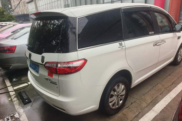Used Luxgen Great 7 MPV 2016 2.0T Luxury Model Rear Right 45 Deg