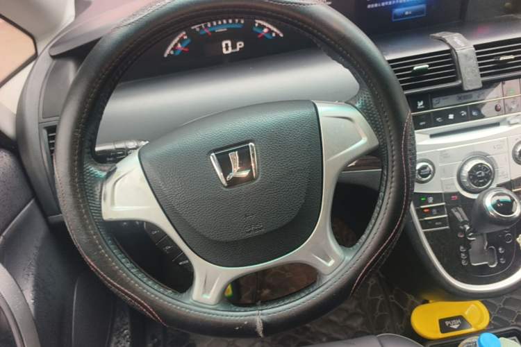 Used Luxgen Great 7 MPV 2016 2.0T Luxury Model Steering Wheel