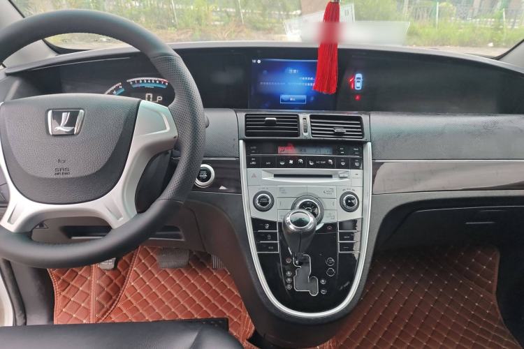 Used Luxgen Great 7 MPV 2016 2.0T Luxury Model Audio And AC Panel