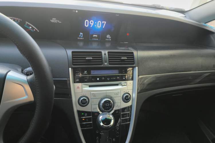 Used Luxgen Great 7 MPV 2016 2.0T Luxury Model Audio And AC Panel