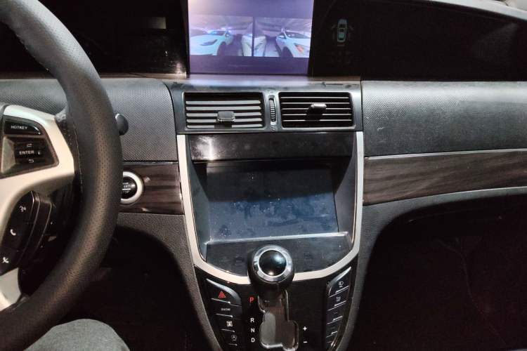 Used Luxgen Great 7 MPV 2016 2.2T Smart Enjoyment Version Audio And AC Panel