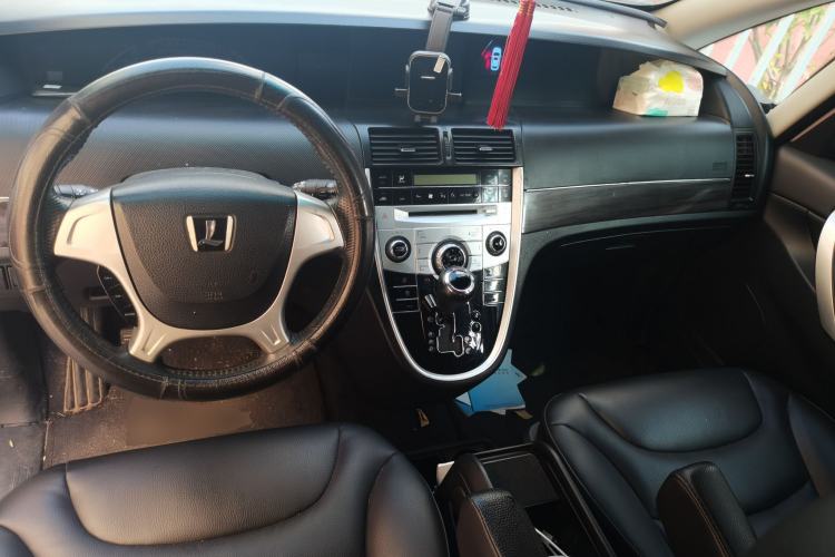 Used Luxgen Great 7 MPV 2016 2.0T Luxury Model Center Console