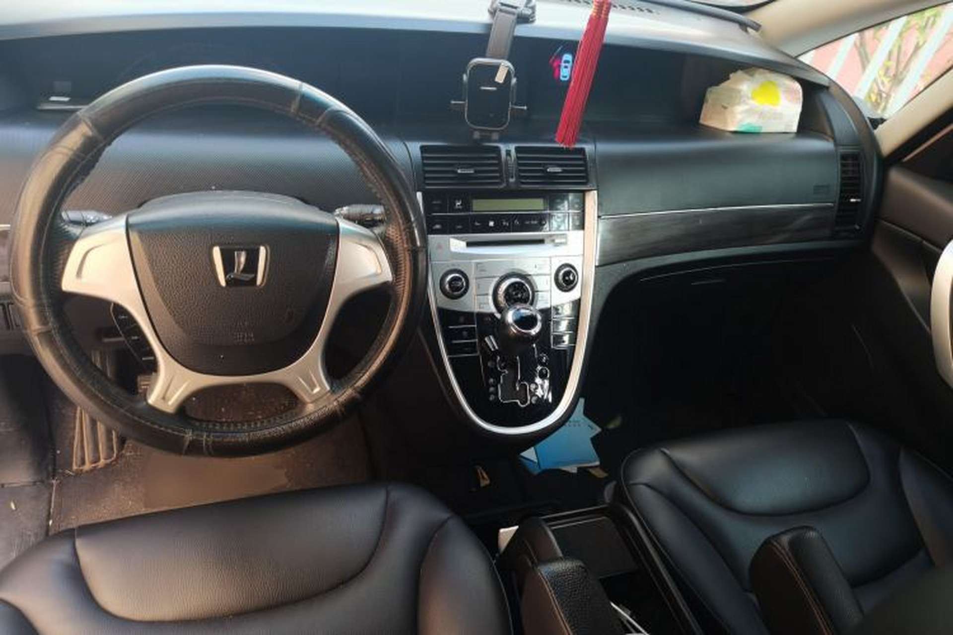 Used Luxgen Great 7 MPV 2016 2.0T Luxury Model Center Console