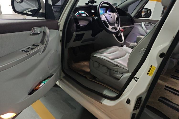 Used Luxgen Great 7 MPV 2016 2.0T Comfort Edition Driver Seat