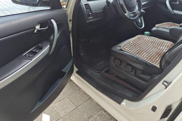 Used Luxgen Great 7 MPV 2016 2.0T Comfort Edition Driver Seat