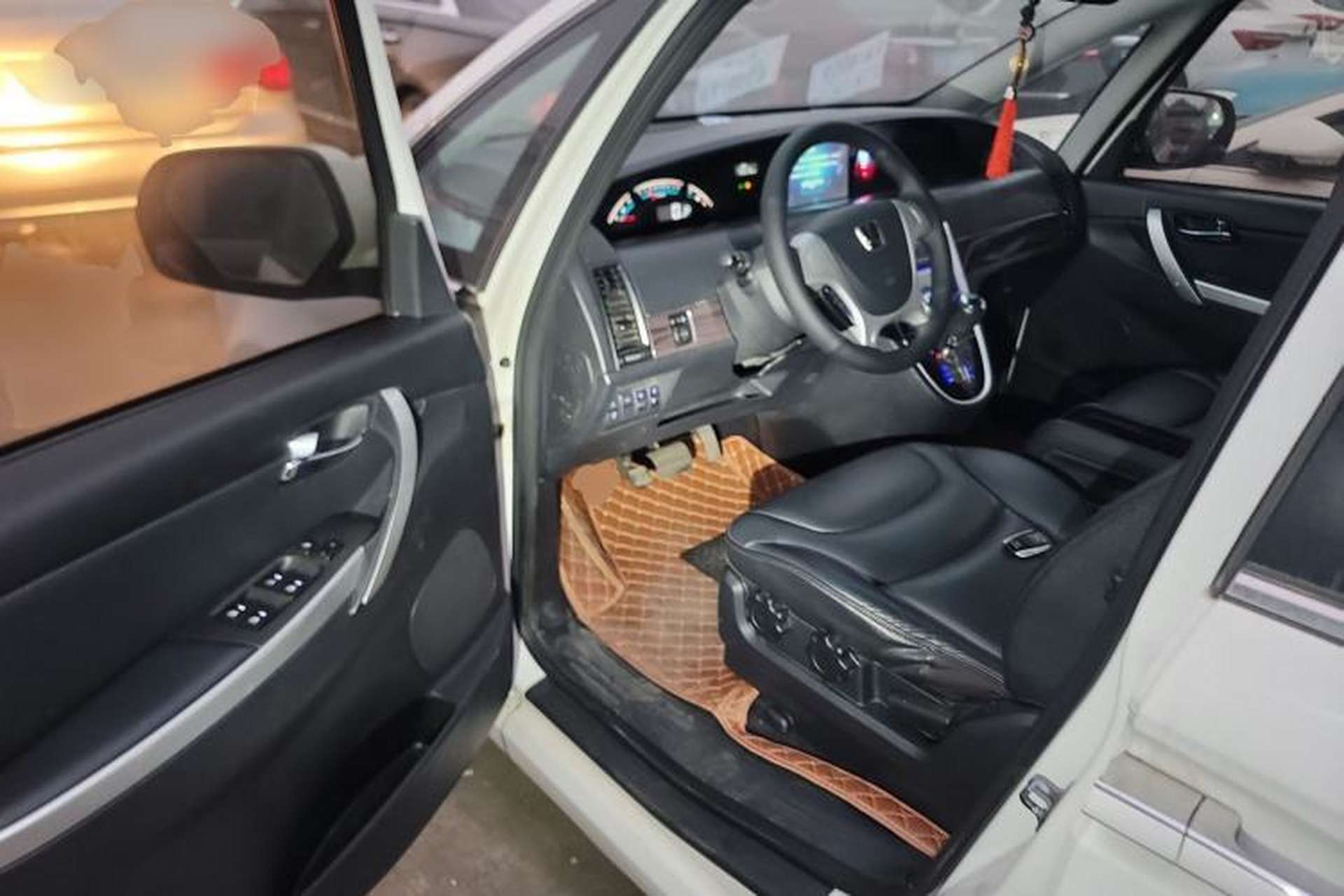 Used Luxgen Great 7 MPV 2016 2.0T Luxury Model Driver Seat