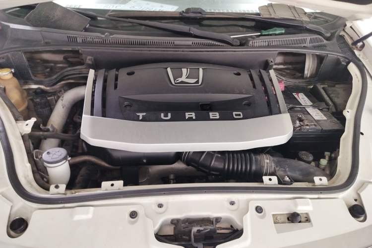 Used Luxgen Great 7 MPV 2016 2.0T Luxury Model Engine Bay