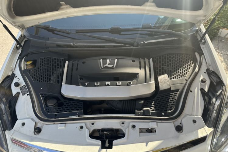 Used Luxgen Great 7 MPV 2016 2.0T Comfort Edition Engine Bay