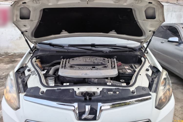 Used Luxgen Great 7 MPV 2016 2.0T Comfort Edition Engine Bay