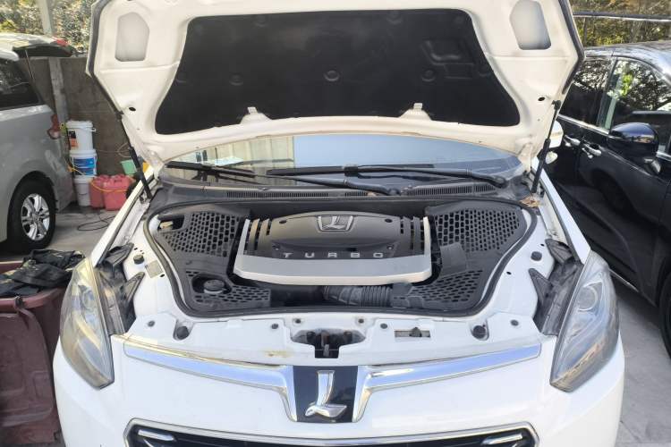 Used Luxgen Great 7 MPV 2016 2.0T Luxury Model Engine Bay