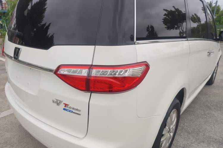 Used Luxgen Great 7 MPV 2016 2.0T Luxury Model Exterior 12