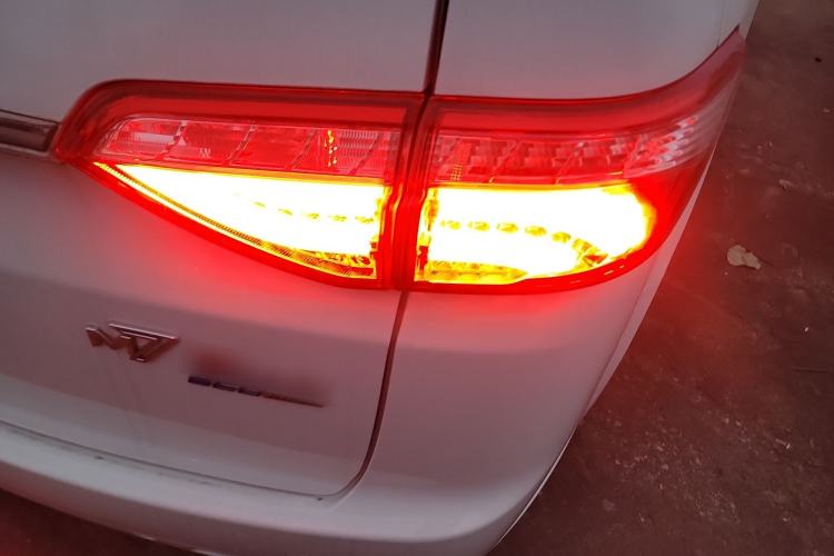 Used Luxgen Great 7 MPV 2016 2.0T Luxury Model Exterior 2