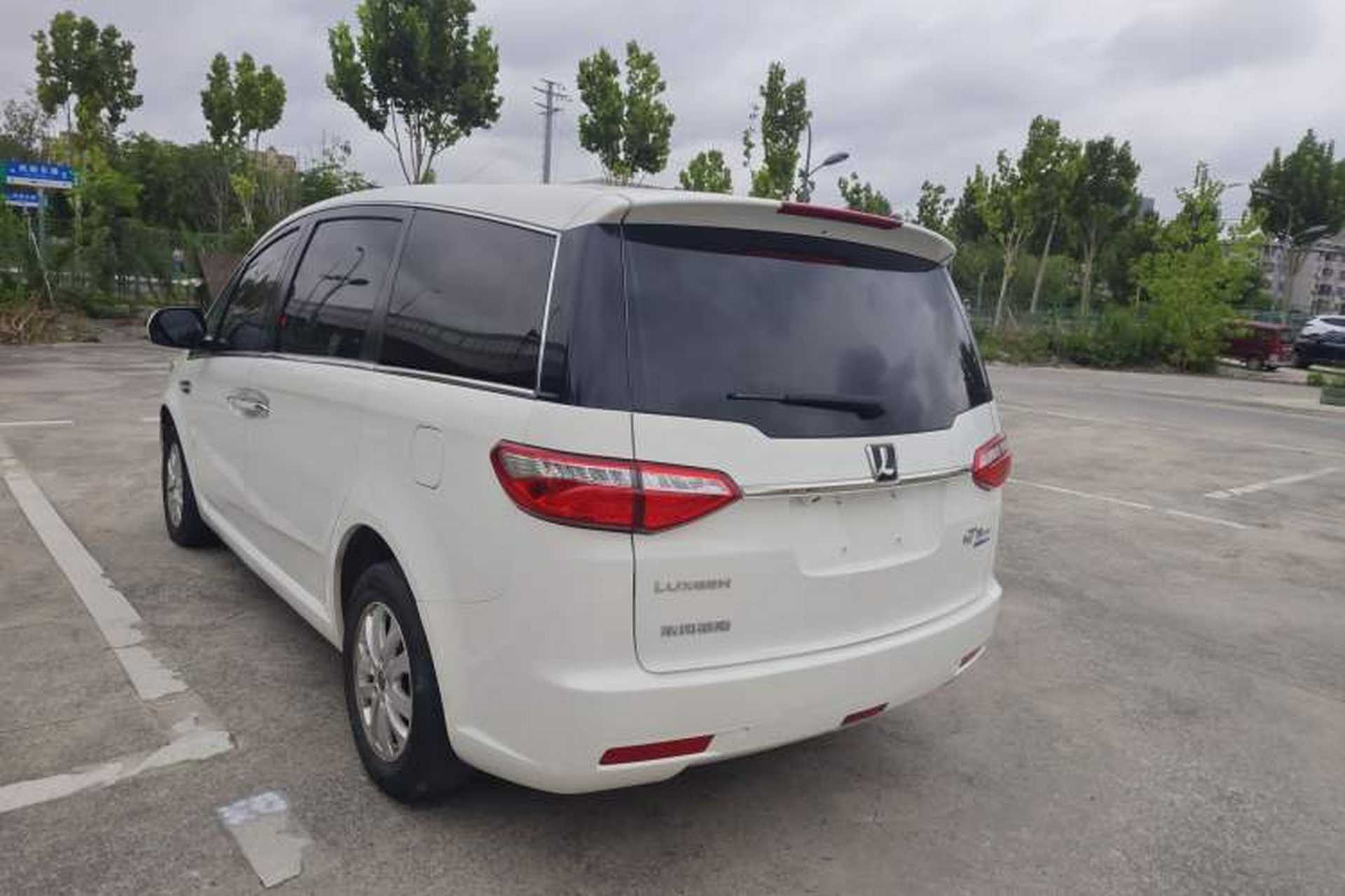 Used Luxgen Great 7 MPV 2016 2.0T Luxury Model Exterior 6