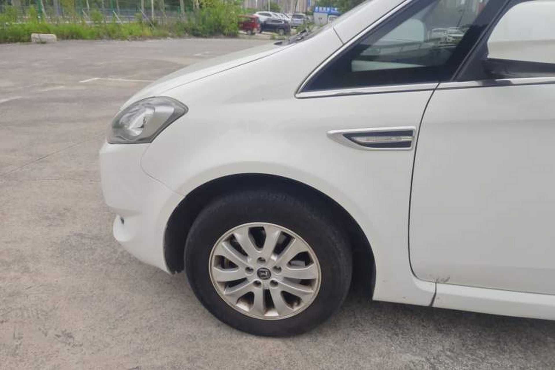 Used Luxgen Great 7 MPV 2016 2.0T Luxury Model Exterior 9