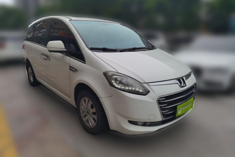 Used Luxgen Great 7 MPV 2016 2.0T Luxury Model Front Right 45 Deg