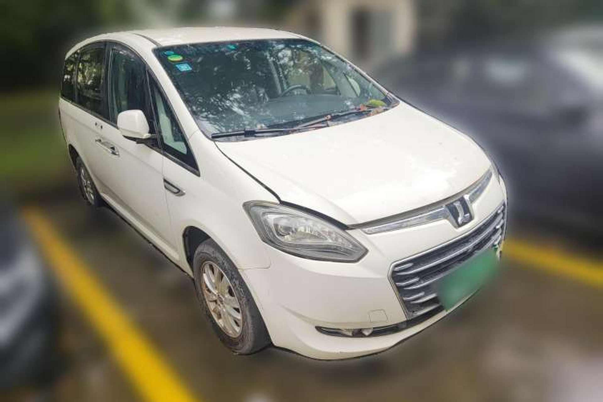 Used Luxgen Great 7 MPV 2016 2.0T Comfort Edition Front Right 45 Deg