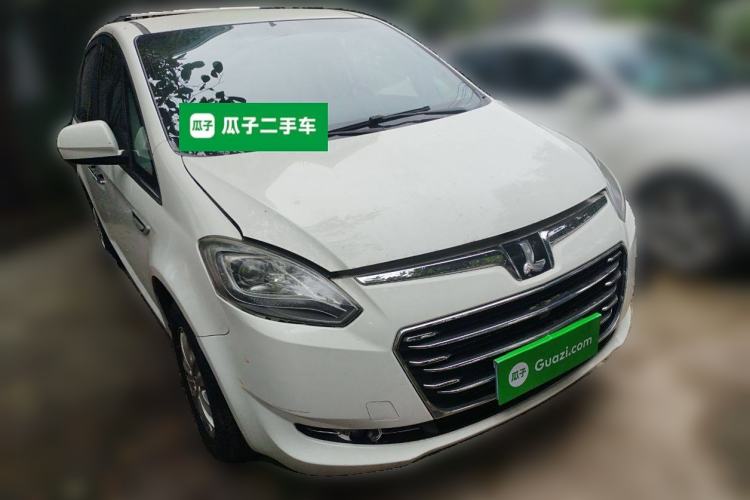 Used Luxgen Great 7 MPV 2016 2.0T Comfort Edition Front Right 45 Deg