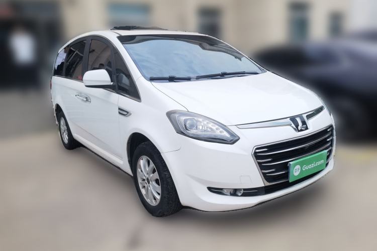Used Luxgen Great 7 MPV 2016 2.0T Luxury Model Front Right 45 Deg