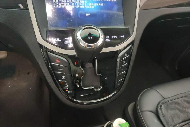 Used Luxgen Great 7 MPV 2016 2.2T Smart Enjoyment Version Gear Lever