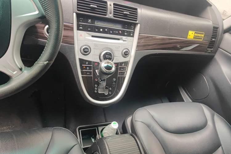Used Luxgen Great 7 MPV 2016 2.0T Comfort Edition Gear Lever