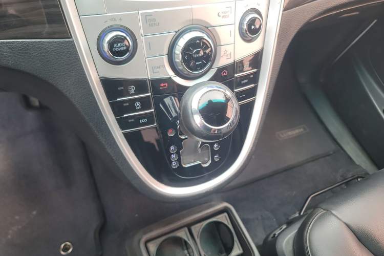 Used Luxgen Great 7 MPV 2016 2.0T Luxury Model Gear Lever