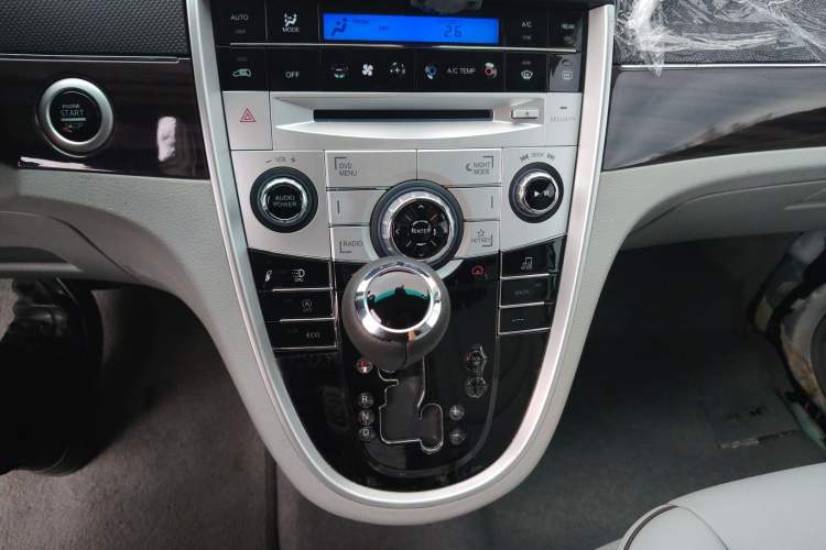 Used Luxgen Great 7 MPV 2016 2.0T Luxury Model Gear Lever