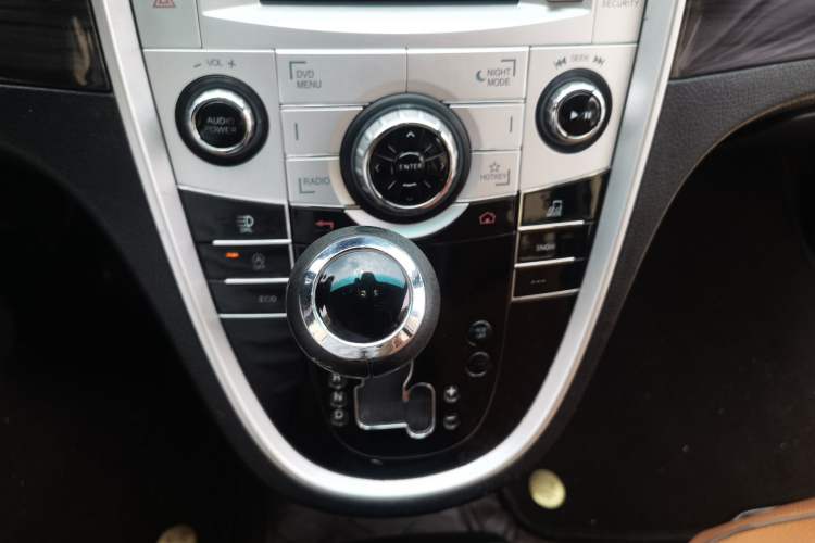 Used Luxgen Great 7 MPV 2016 2.0T Luxury Model Gear Lever