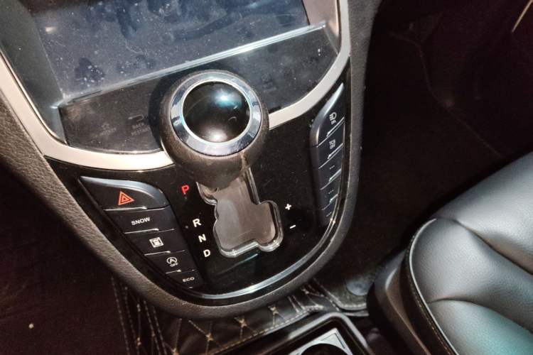 Used Luxgen Great 7 MPV 2016 2.2T Smart Enjoyment Version Gear Lever
