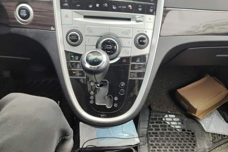 Used Luxgen Great 7 MPV 2016 2.0T Comfort Edition Gear Lever