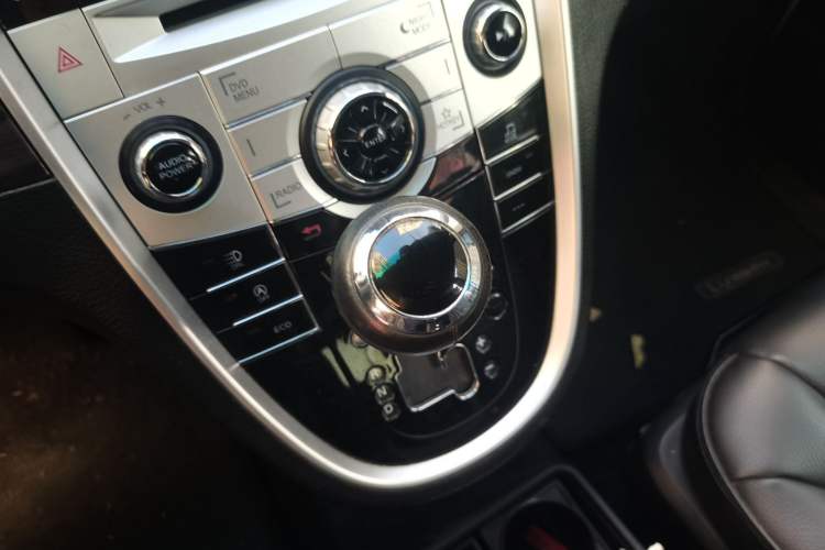 Used Luxgen Great 7 MPV 2016 2.0T Luxury Model Gear Lever