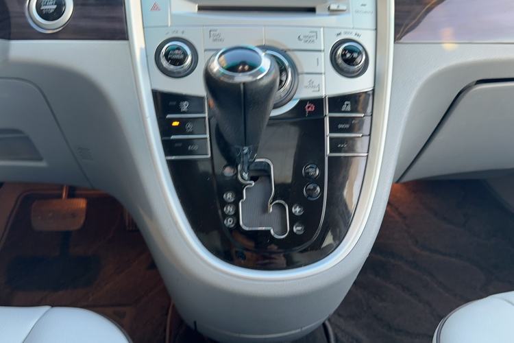 Used Luxgen Great 7 MPV 2016 2.0T Luxury Model Gear Lever