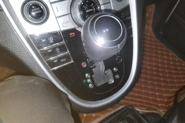 Used Luxgen Great 7 MPV 2016 2.0T Luxury Model Gear Lever