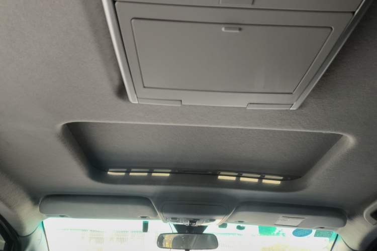 Used Luxgen Great 7 MPV 2016 2.0T Luxury Model Headliner