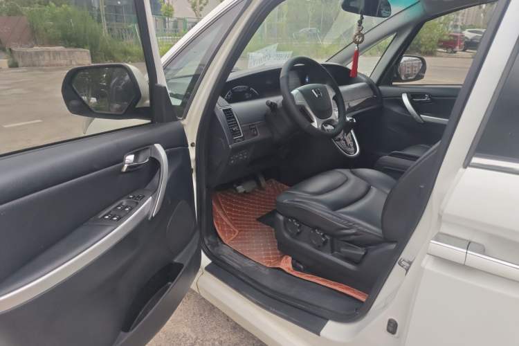 Used Luxgen Great 7 MPV 2016 2.0T Luxury Model Interior 1