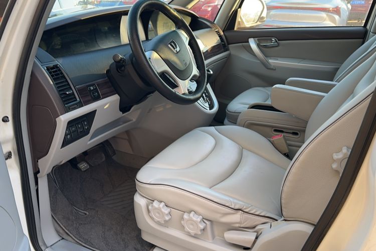 Used Luxgen Great 7 MPV 2016 2.0T Luxury Model Interior 1