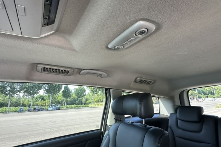Used Luxgen Great 7 MPV 2016 2.0T Comfort Edition Interior 10