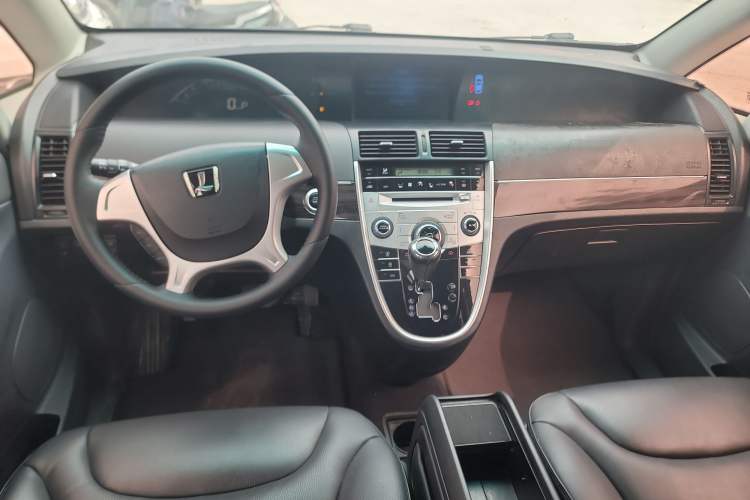 Used Luxgen Great 7 MPV 2016 2.0T Luxury Model Interior 2
