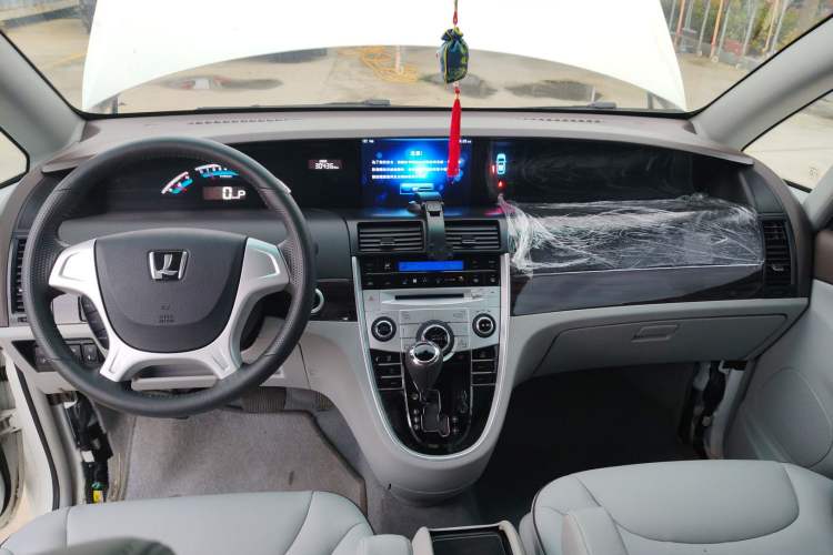 Used Luxgen Great 7 MPV 2016 2.0T Luxury Model Interior 2