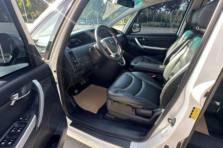 Used Luxgen Great 7 MPV 2016 2.0T Comfort Edition Interior 3
