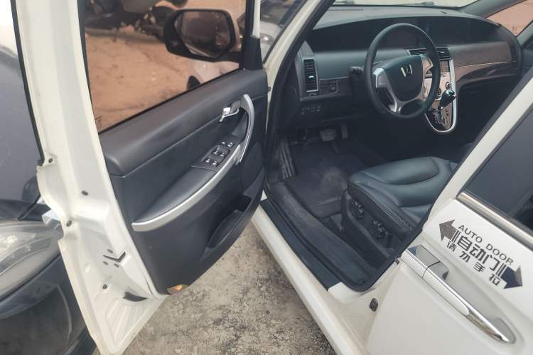 Used Luxgen Great 7 MPV 2016 2.0T Luxury Model Interior 3