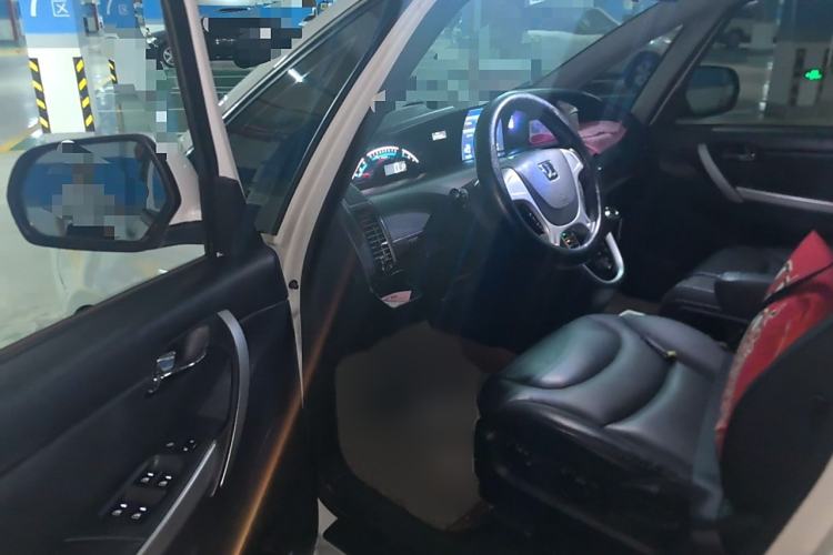 Used Luxgen Great 7 MPV 2016 2.0T Comfort Edition Interior 3