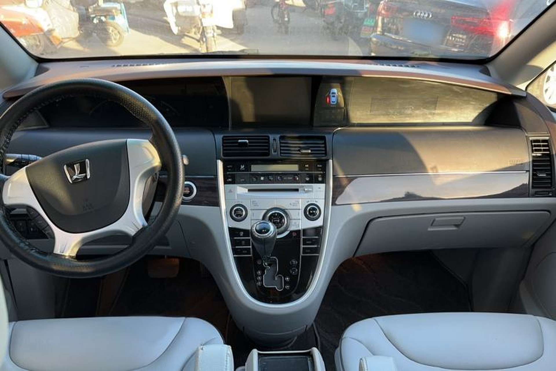 Used Luxgen Great 7 MPV 2016 2.0T Luxury Model Interior 3