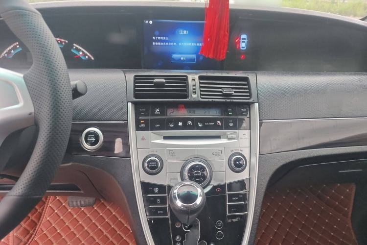 Used Luxgen Great 7 MPV 2016 2.0T Luxury Model Interior 4