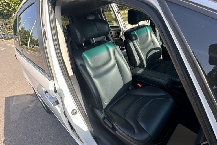 Used Luxgen Great 7 MPV 2016 2.0T Comfort Edition Interior 5