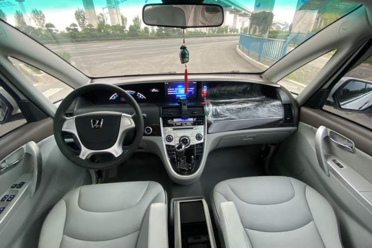 Used Luxgen Great 7 MPV 2016 2.0T Luxury Model Interior 5
