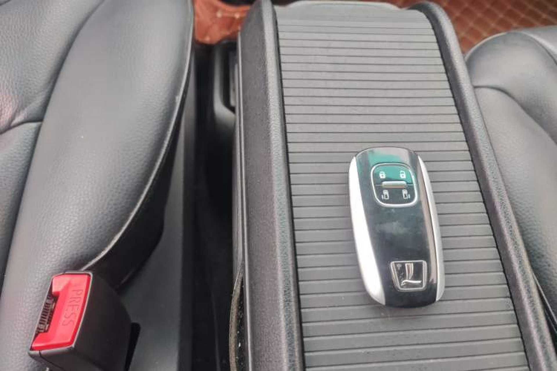 Used Luxgen Great 7 MPV 2016 2.0T Luxury Model Interior 6