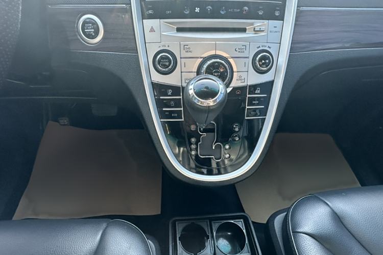Used Luxgen Great 7 MPV 2016 2.0T Comfort Edition Interior 9